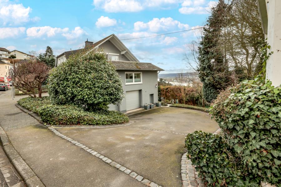 Stra�enansicht Villa Linz am Rhein