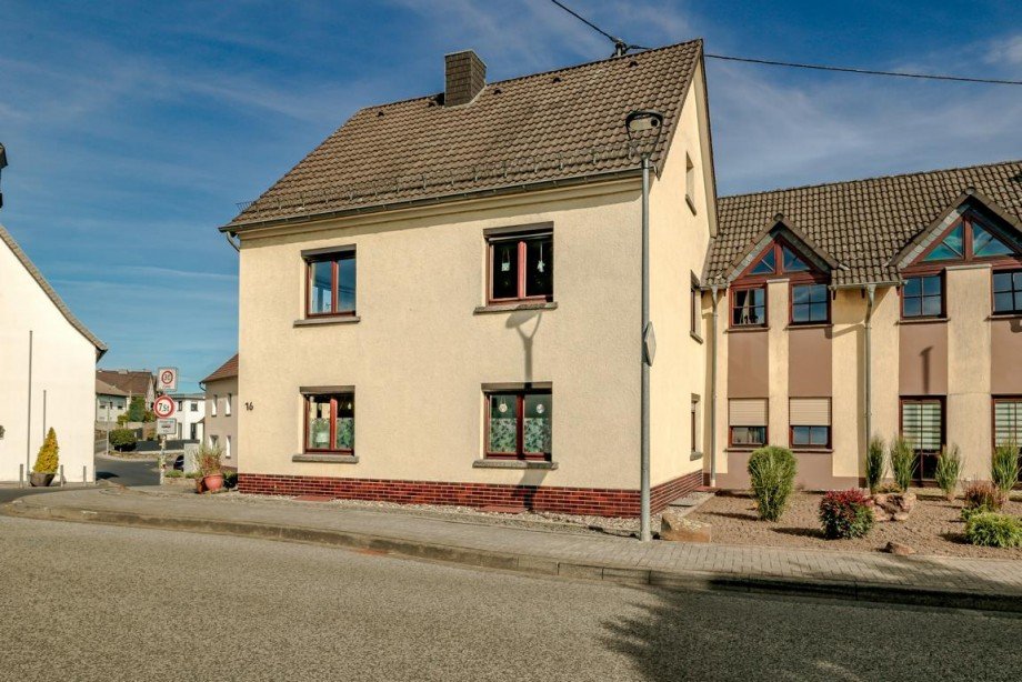 ME330 6 Haus Neustadt (Wied)