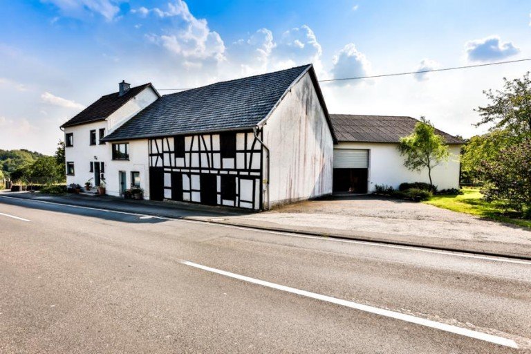  Asbach Einfamilienhaus 53567 Asbach - Gro�z�giges Wohnhaus mit Innenhof