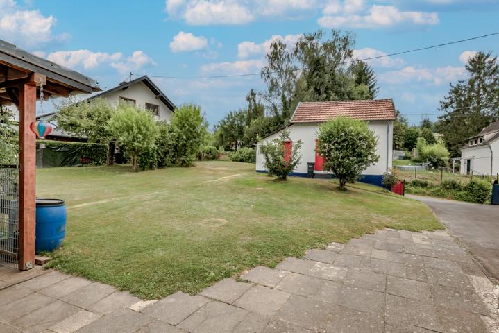 Hofansicht Einfamilienhaus 