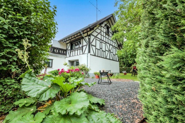 Seitenansicht Windhagen Einfamilienhaus 53578 Windhagen - Einfamilienhaus in ruhiger Naturlage!