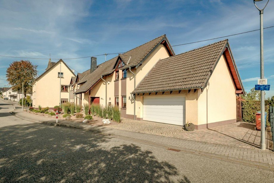 ME330 1 Haus Neustadt (Wied)