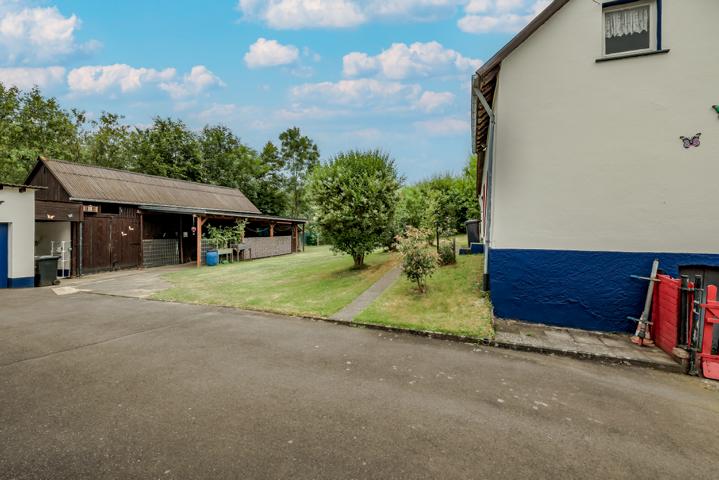 Einfahrt Einfamilienhaus 