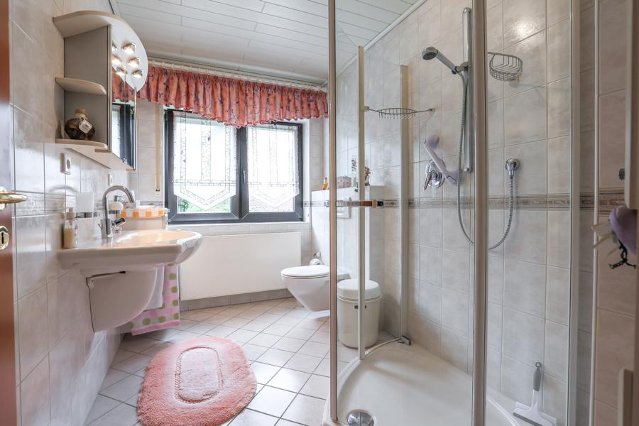 Bad EG Einfamilienhaus Windhagen