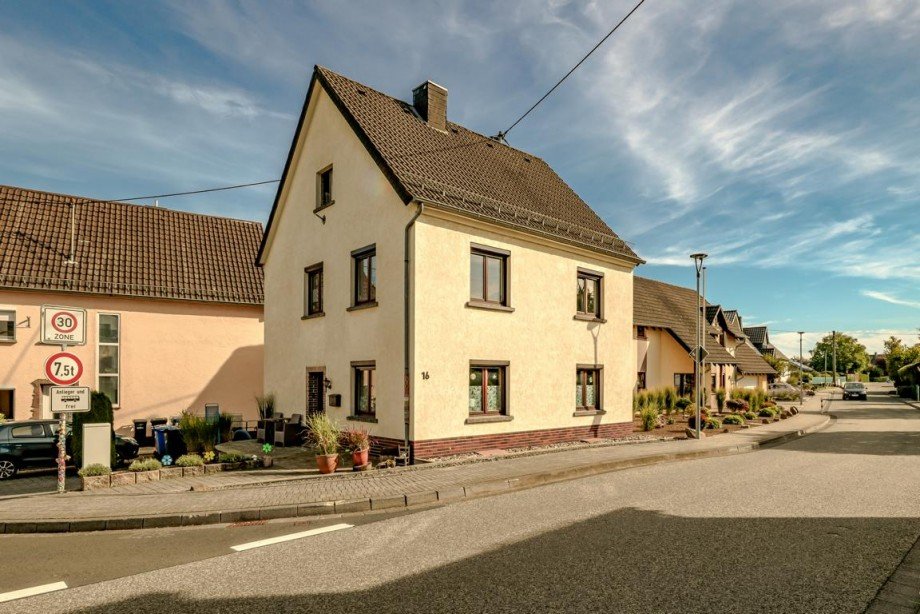 ME330 7 Haus Neustadt (Wied)