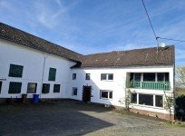 Hauptbild 53567 Asbach - Bauernhof mit Stallungen