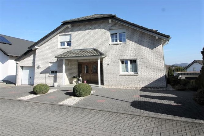 SW-292 Au�enansicht Windhagen Einfamilienhaus 53578 Windhagen - Einfamilienhaus zum wohlf�hlen